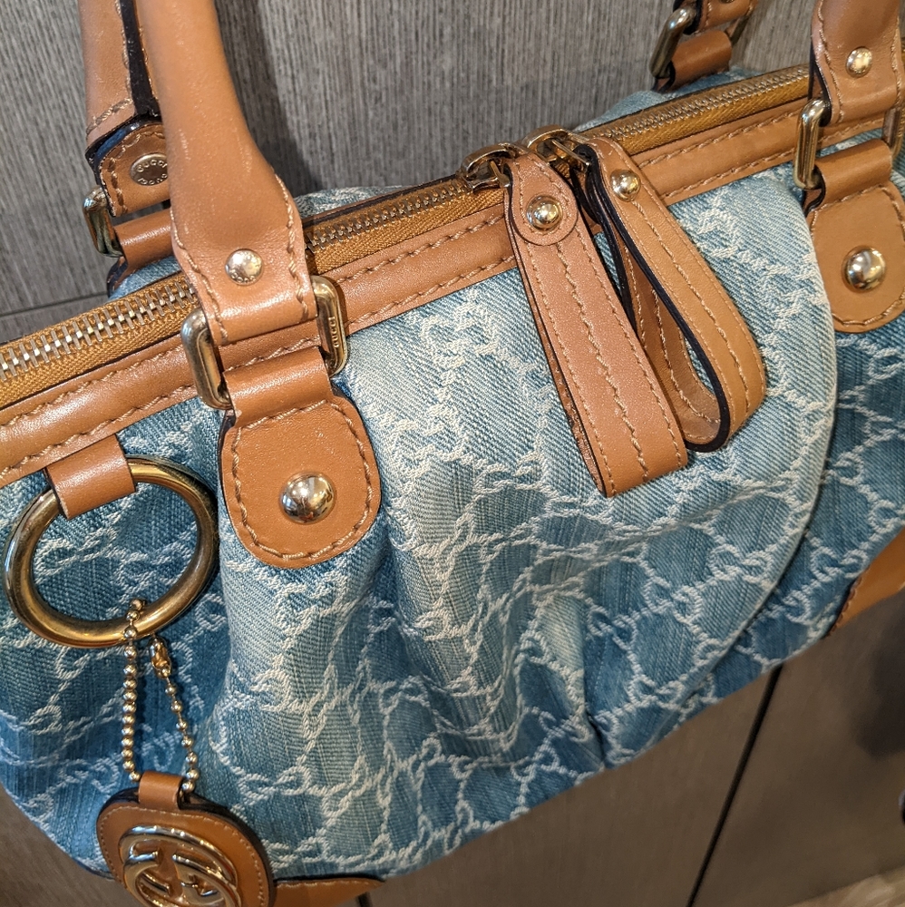 Gucci: Denim Sukey Monogram GG Logo Keychain Shoulder Bag - Picture 10 of 17
